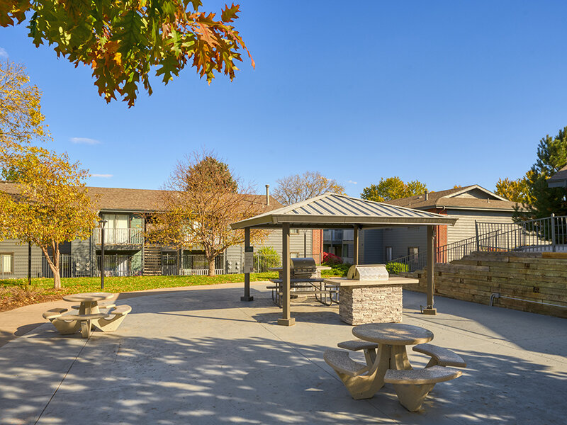 BBQ Area | Solstice Apartments in Aurora, CO