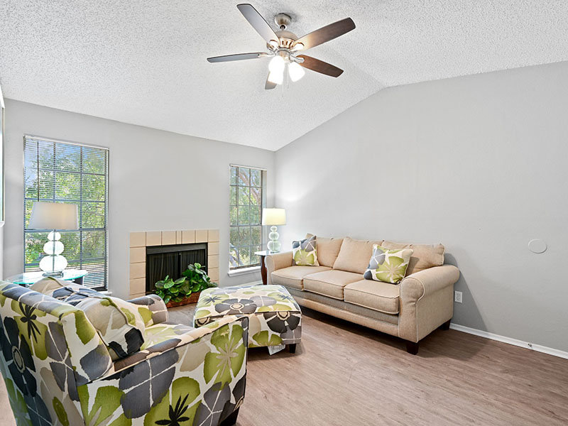Interior Living Room | Coventry Park Apartments