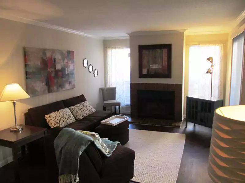 Living Room | Glenwood Apartments
