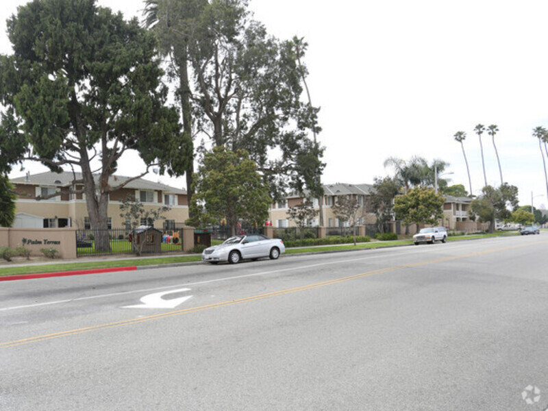 Apartment Complex | Palm Terrace