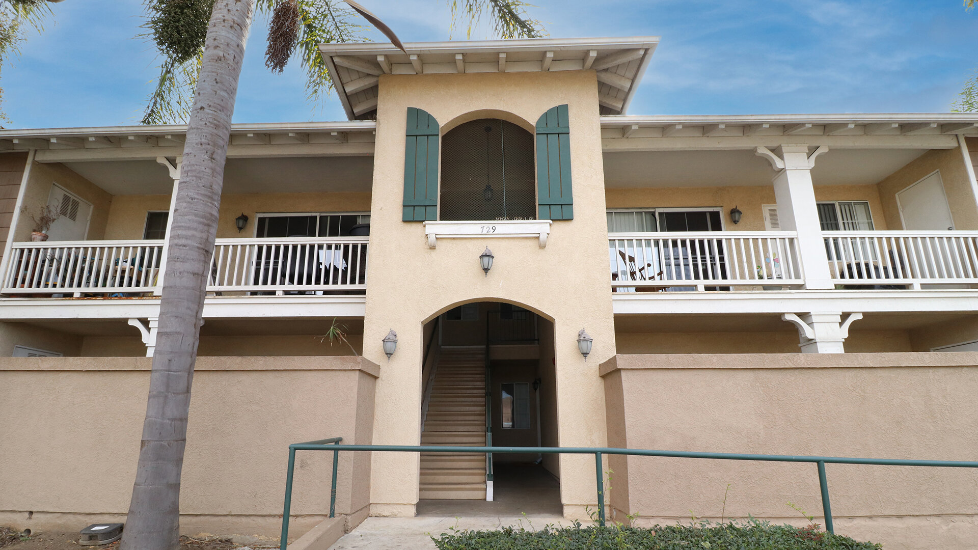 Palm Terrace Apartments in Oxnard, CA