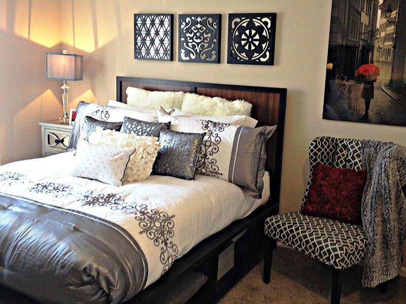 Bedroom | The Lodge Apartments in Blue Springs, MO