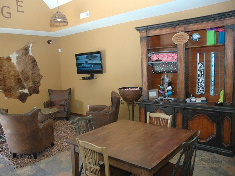 Lounge | The Lodge Apartments in Blue Springs, MO