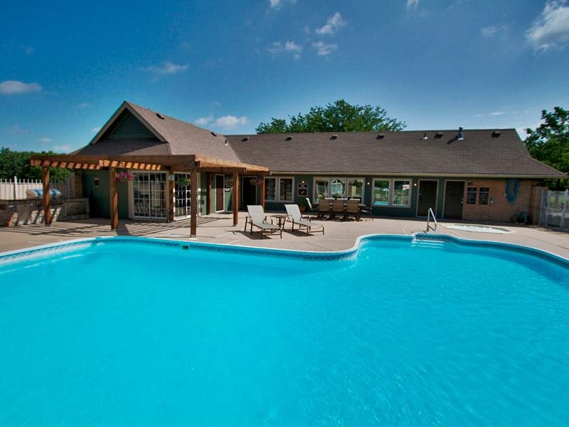 Swimming Pool | The Lodge Apartments