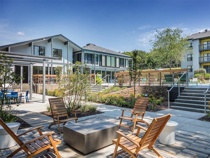 Clubhouse - Lounge - Reserve at Hillcrest Apartments