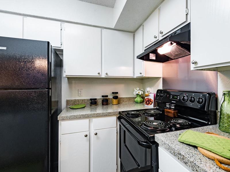 Fully Equipped Kitchen | Riverwalk Apartments in Fort Worth, TX