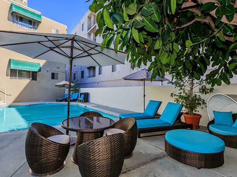 Pool | Studio City Midrise
