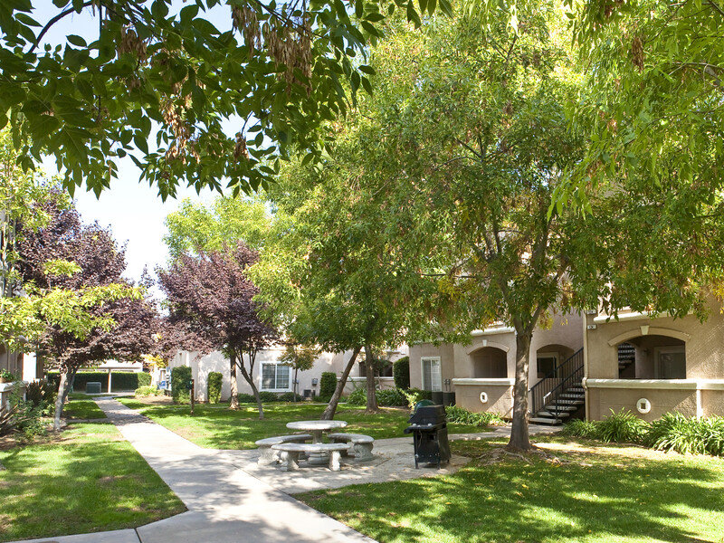 Grill Area | Casa De Luna Apartments in Fresno, CA