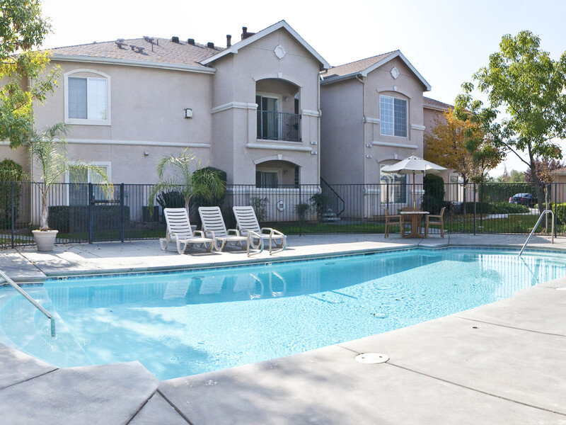 Swimming Pool | Casa De Luna Apartments in Fresno, CA