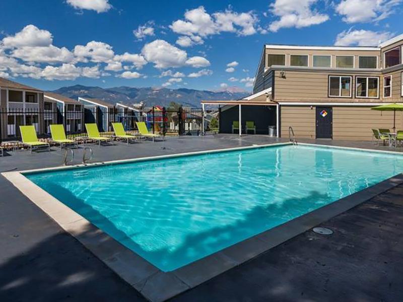Apartments with a Pool | Stratus Apartment Homes