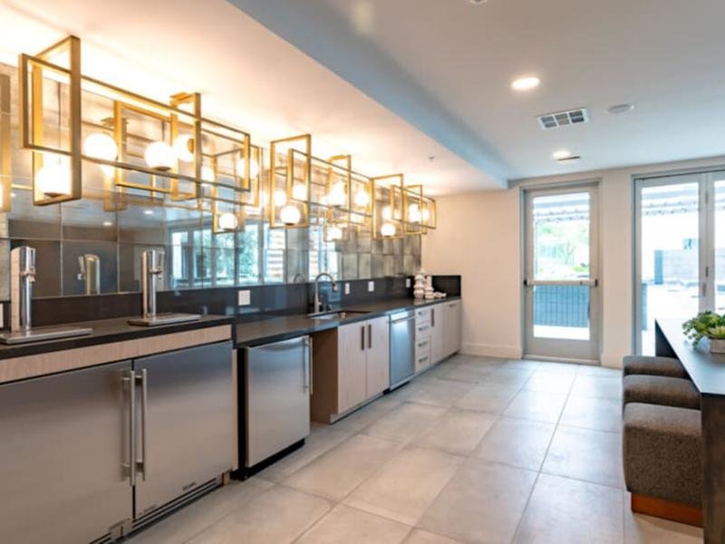 Clubhouse Kitchen | Hue 39 Apartments in Glendale, CA