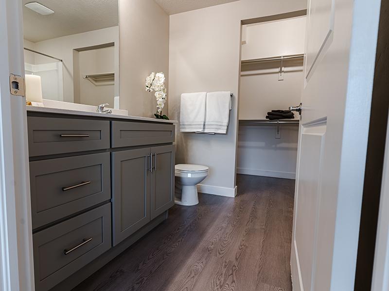 Master Bathroom | The Lofts at 5 Points
