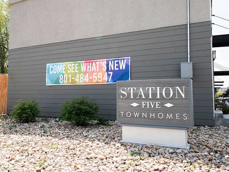Apartment Sign | Station Five Townhomes