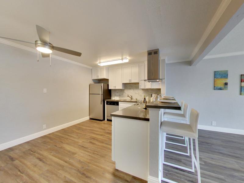 Fully Equipped Kitchen | Sunset Pines Apartments
