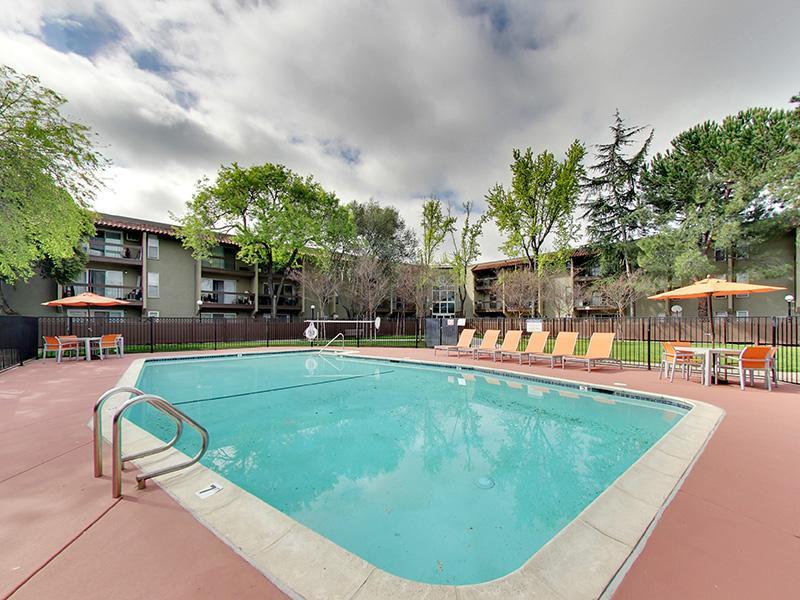Swimming Pool | Sunset Pines Apartments in Concord, CA