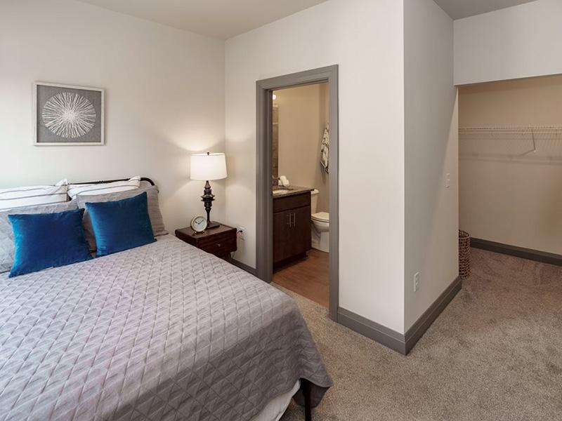 Beautiful Bedroom | 303 Front Street Apartments in Columbus, OH