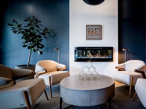 Clubhouse Seating  | 223 E Town Apartments