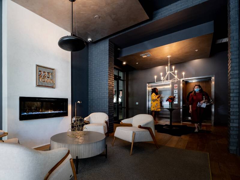 Fireplace Lounge | 223 E Town Apartments