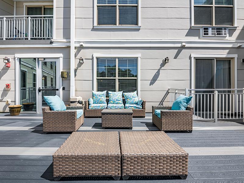 Outdoor Lounge Seating | The Jerome Apartments in Columbus, Ohio