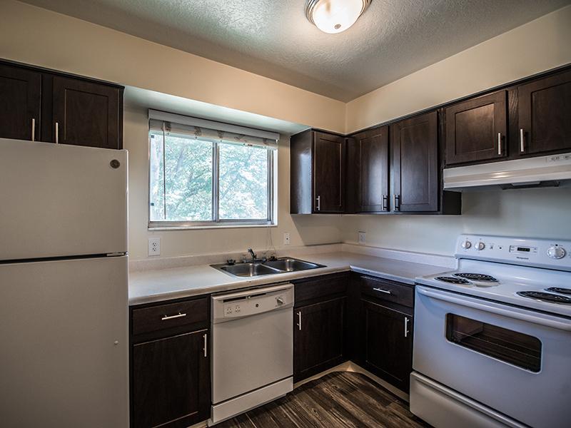 Fully Equipped Kitchen | Mountain Ridge Manor