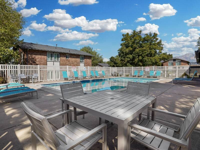 Poolside Lounge | Mountain Ridge Manor