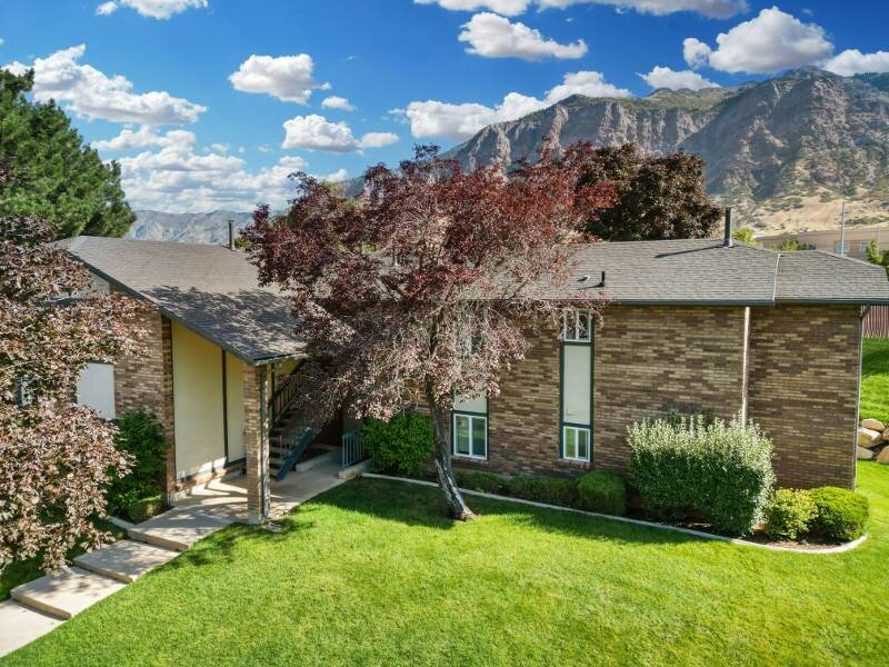 Professional Landscaping | Mountain Ridge Manor