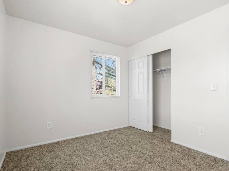 Carpeted Bedroom | Mountain Ridge Manor