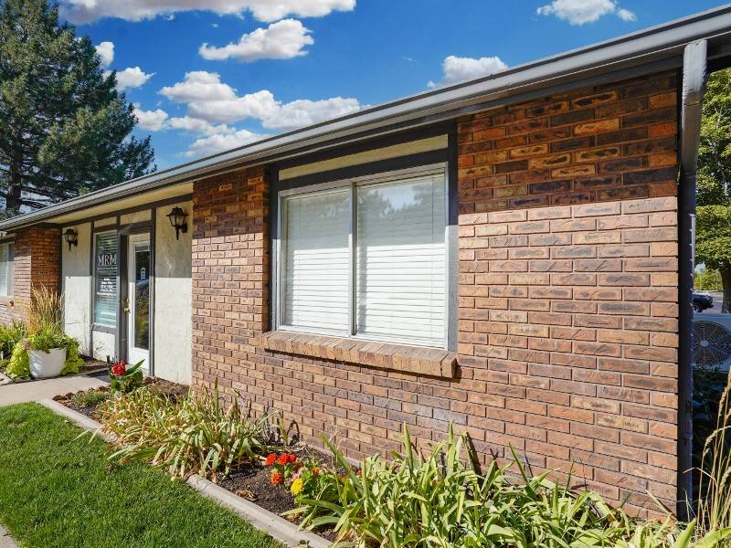 Apartment Exterior | Mountain Ridge Manor