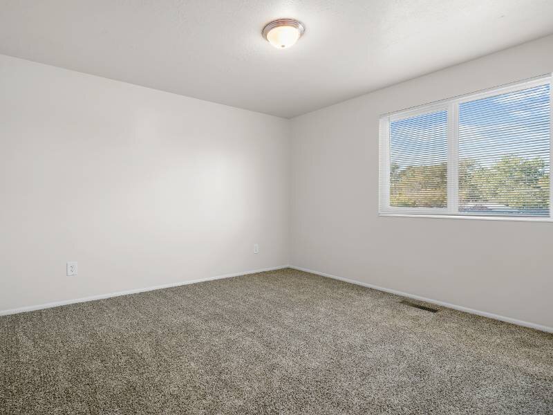 Bedroom | Mountain Ridge Manor