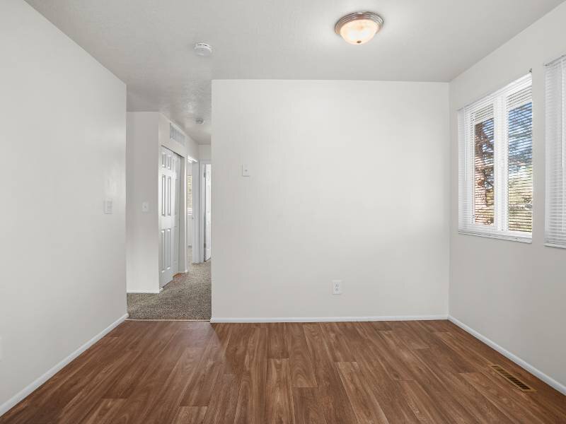 Apartment Interior | Mountain Ridge Manor