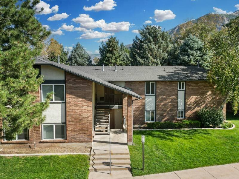 Apartments Near Me | Mountain Ridge Manor