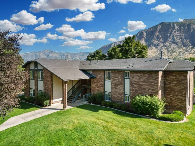 Exterior | Mountain Ridge Manor