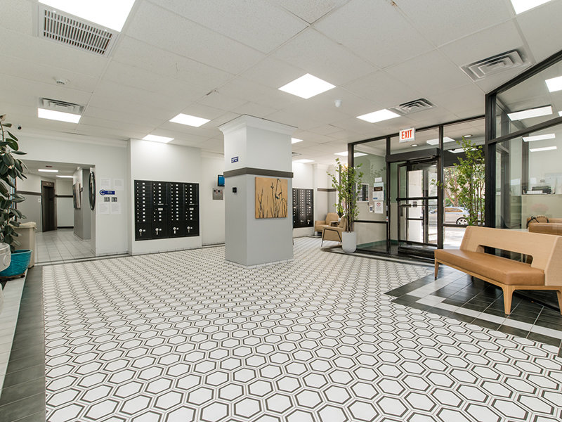 Large Community Area | Commonwealth Apartments