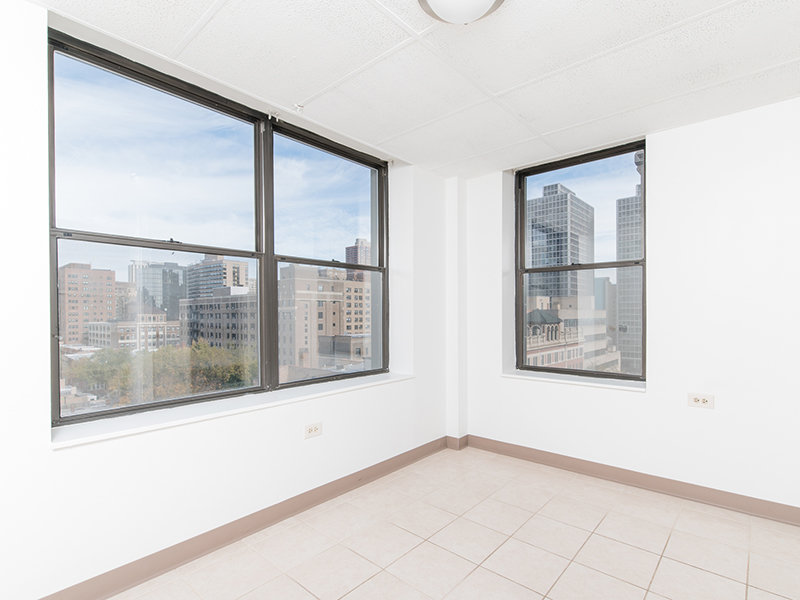 Large Room | Commonwealth Apartments