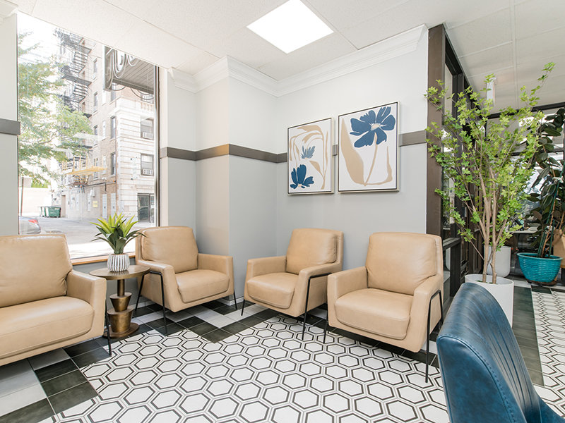 Community Seats | Commonwealth Apartments