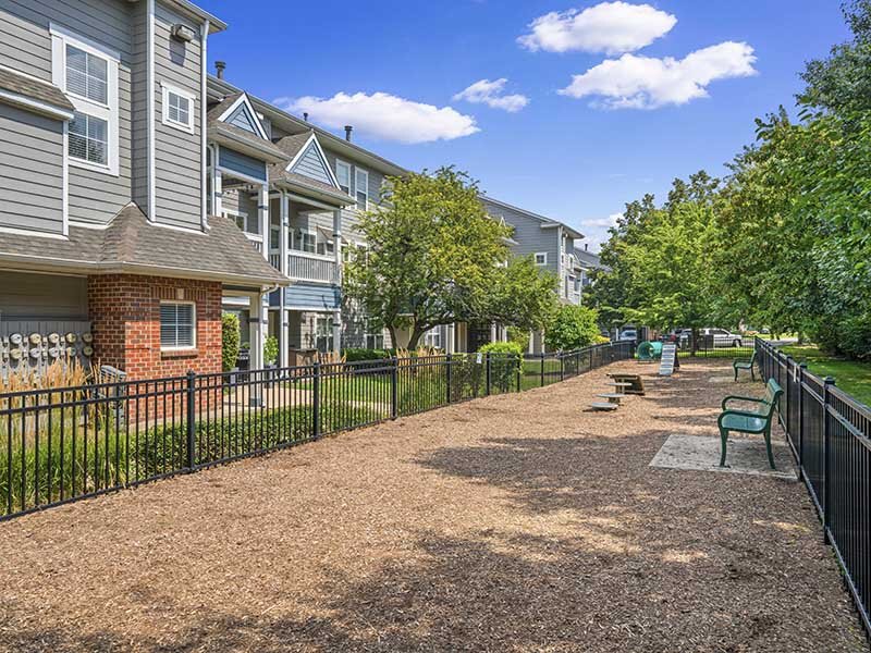 Apartment Exterior Views | Grand Reserve of Naperville