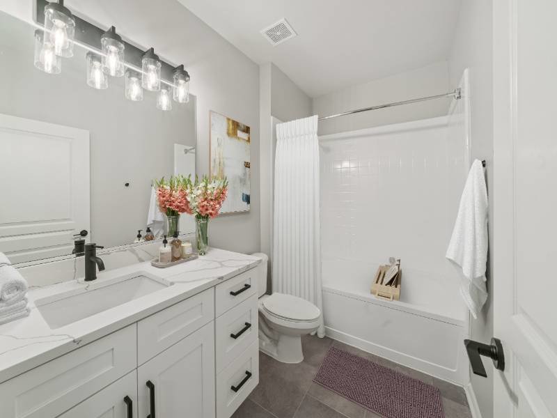 Bathroom | Grand Reserve of Naperville