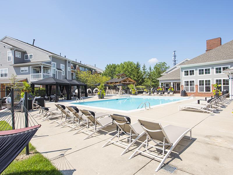 Apartments with a Pool | Grand Reserve of Naperville