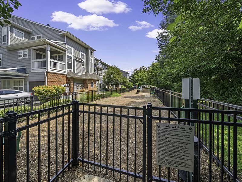 Apartment Grounds | Grand Reserve of Naperville