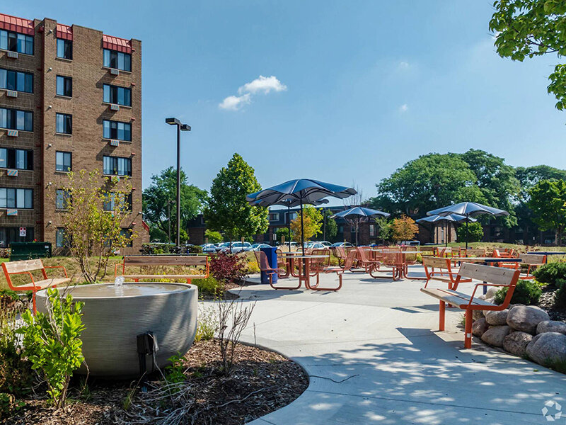 Courtyard | Huntington Towers