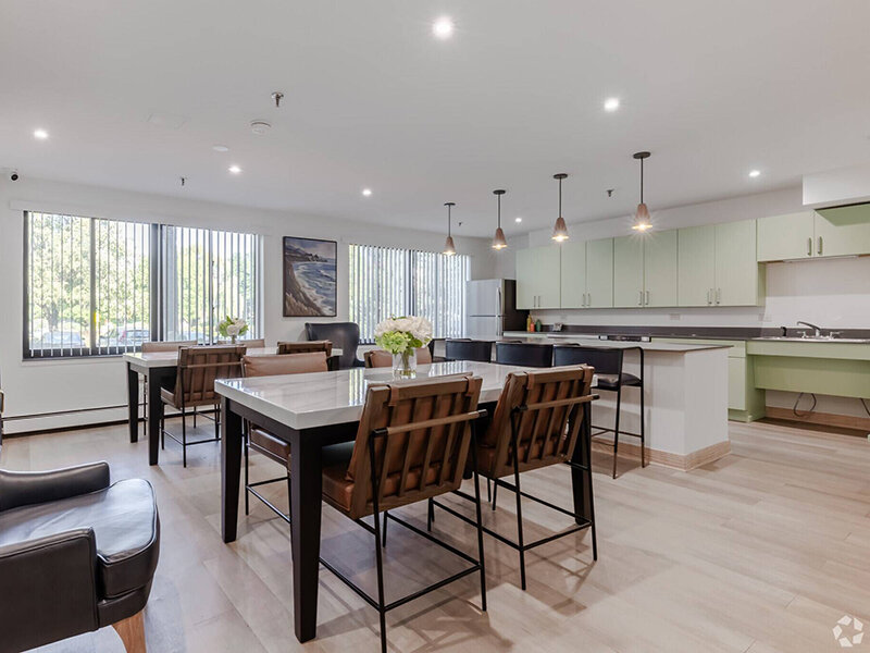 Community Kitchen | Huntington Towers