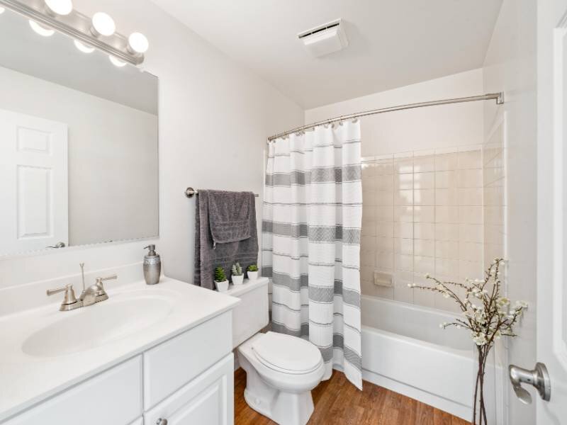 Interior Bathroom | Camden at Bloomingdale Apartments
