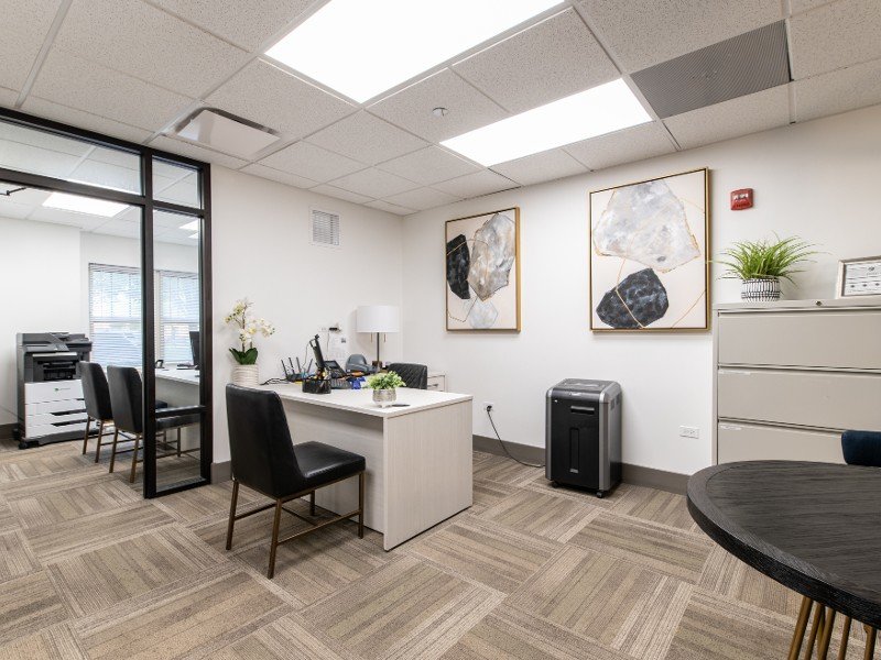 Leasing Center | Lake Park Crescent in Chicago, IL