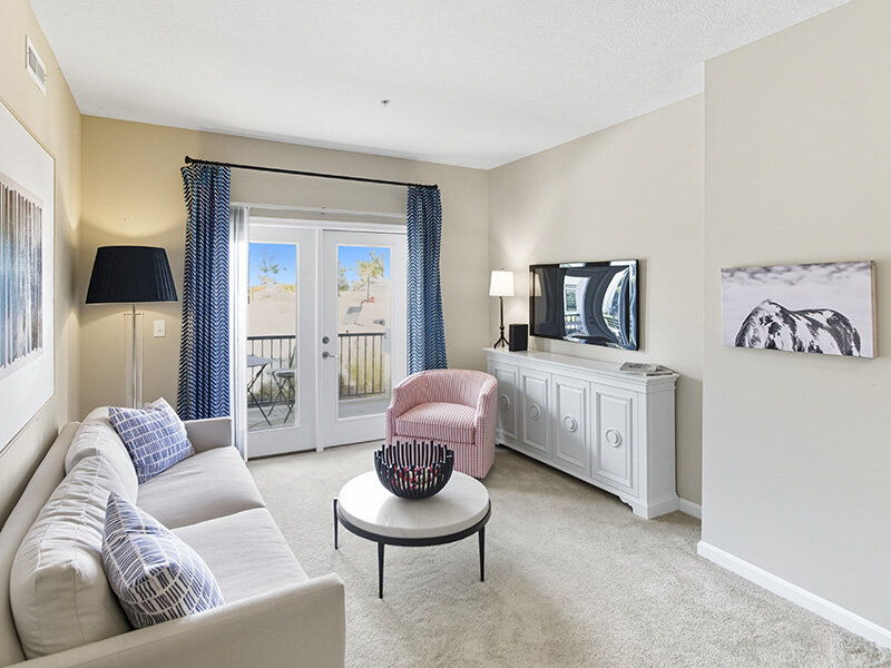 Luxury Seating Space | The Monarch Blacklick Creek