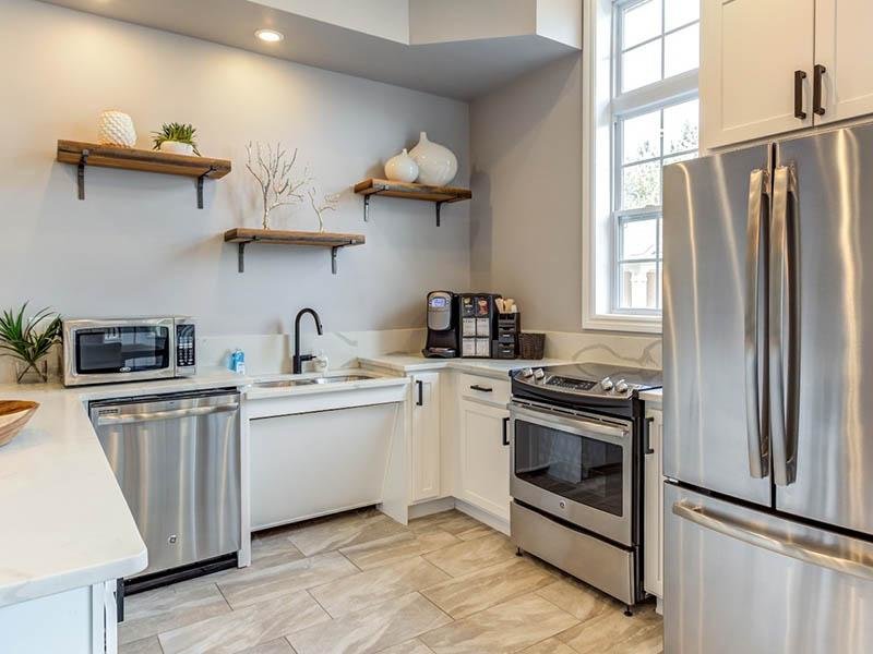 Apartments for Rent in Naperville IL - River Run at Naperville - Modern Kitchen with Stainless Steel Appliances