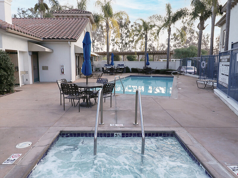 Luxury Pool | Seasons Senior