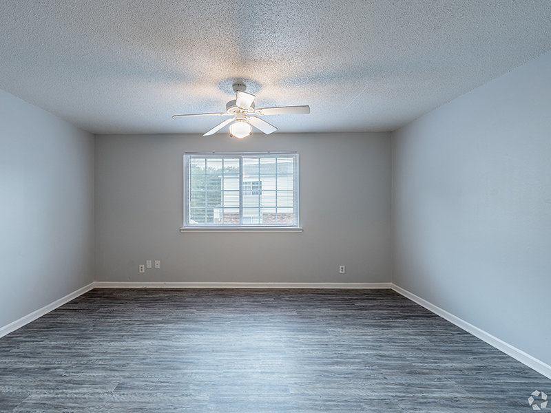 Living Room | Rivers Edge Apartments