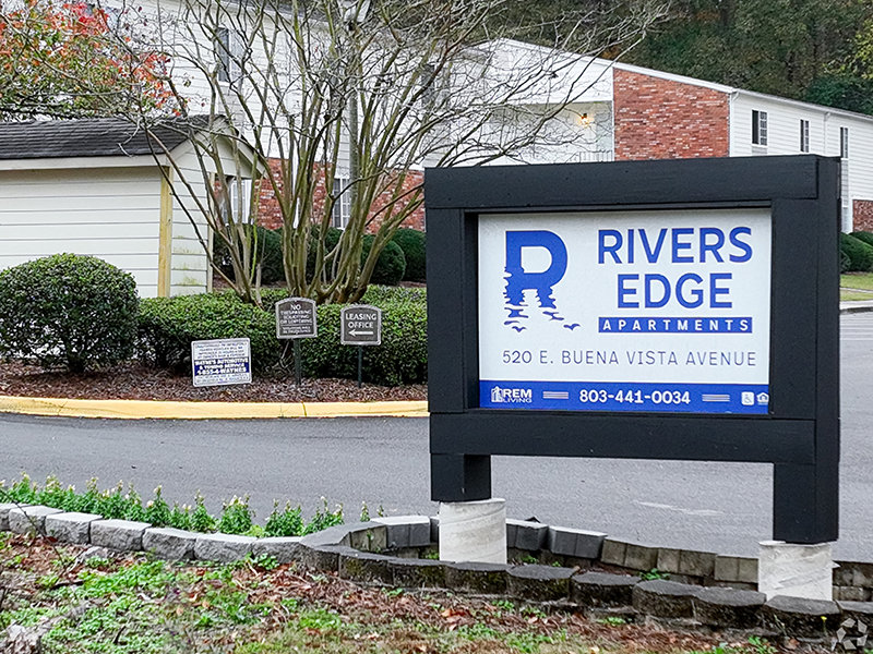 Monument Sign | Rivers Edge Apartments