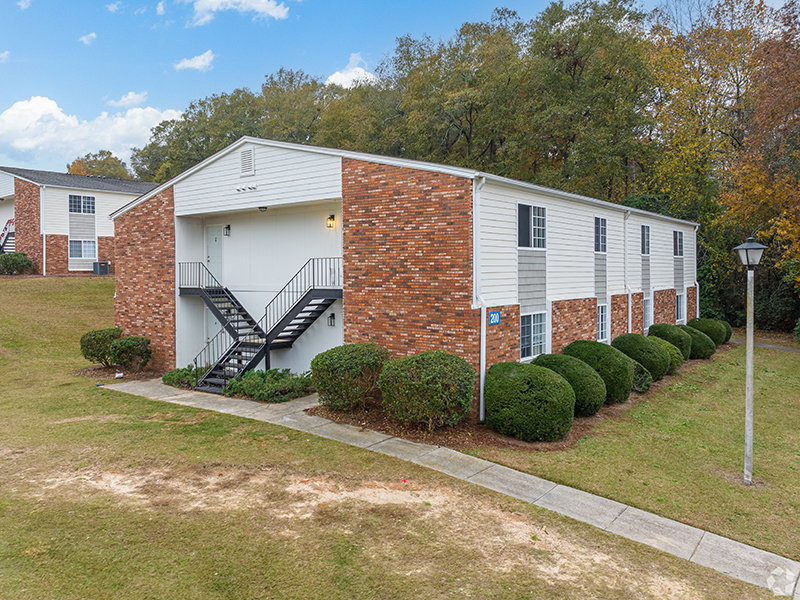 Apartment Exterior | Rivers Edge Apartments