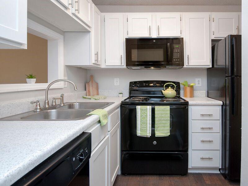 Fully Equipped Kitchen | Willowbrook Apartments in Greenville, SC